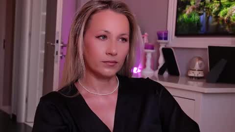 Snapshot of susanjewel chatting on June 27, 2026, 9:58 am SusanJewel online show from June 27, 2026, 9:58 am
