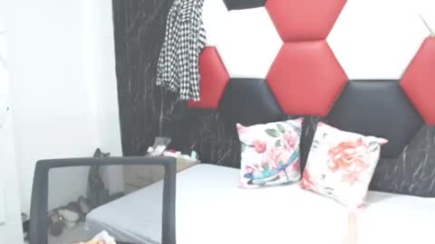 susanleroy online show from December 15, 2024, 5:56 am