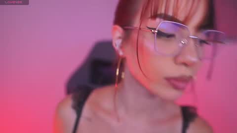  Sus Moore  online show from August 5, 2026, 3:31 am