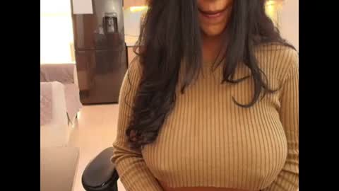Snapshot of susanrhodes_ chatting on July 17, 2026, 1:29 pm Susan Rhodes online show from July 17, 2026, 1:29 pm