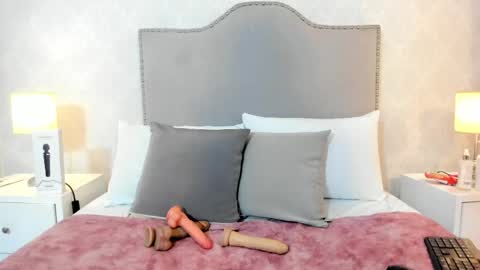 susanthomass online show from April 27, 2026, 7:12 pm