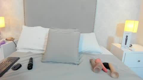 susanthomass online show from May 23, 2026, 7:29 pm