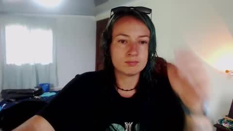 Snapshot of susi_bluee chatting on March 18, 2026, 9:51 pm Susi online show from March 18, 2026, 9:51 pm