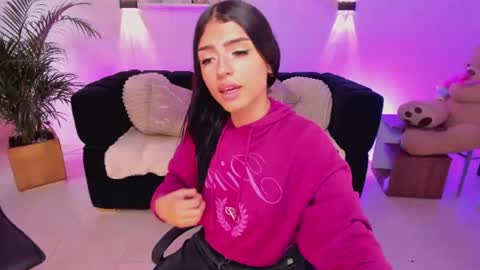 Snapshot of susi_doll1 chatting on July 28, 2026, 7:04 pm susi_doll1 online show from July 28, 2026, 7:04 pm