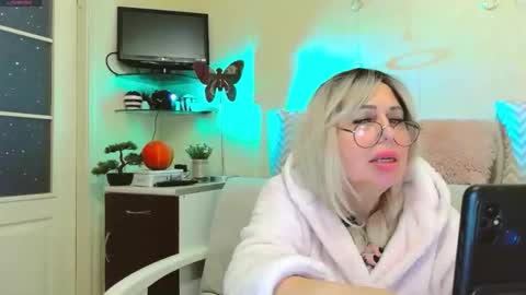 Snapshot of susienoreen chatting on November 2, 2025, 2:52 pm SusieNoreen online show from November 2, 2025, 2:52 pm