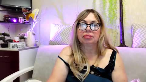 SusiexNoreen online show from March 4, 2026, 12:16 am