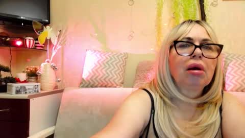 SusiexNoreen online show from March 9, 2026, 7:34 am