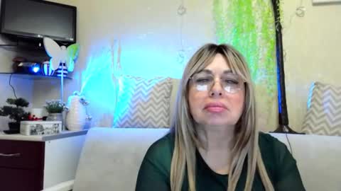 SusiexNoreen online show from April 15, 2026, 1:56 am