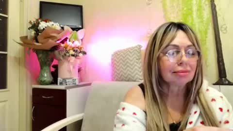 SusiexNoreen online show from April 29, 2026, 2:15 am