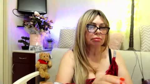 Snapshot of susiexnoreen chatting on June 12, 2026, 1:04 am SusiexNoreen online show from June 12, 2026, 1:04 am