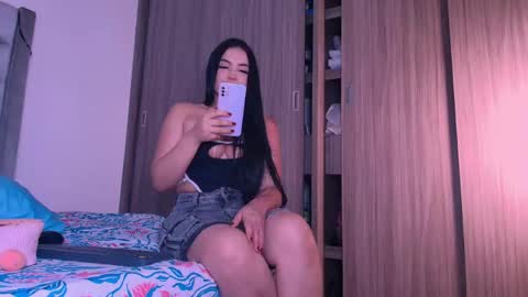 Andrea online show from May 2, 2026, 12:48 am