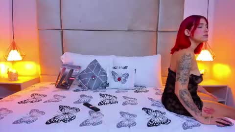 Snapshot of sussy1x_ chatting on June 15, 2026, 1:02 pm Susy online show from June 15, 2026, 1:02 pm