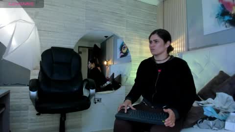 Snapshot of sussy__stone chatting on April 17, 2026, 11:46 am online show from April 17, 2026, 11:46 am
