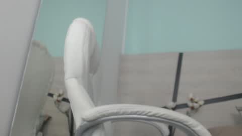 sussy leon online show from February 25, 2025, 6:42 pm