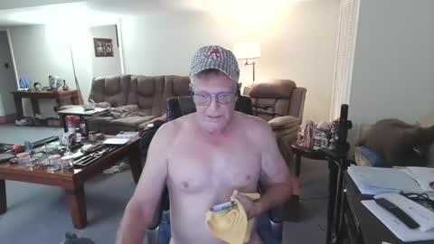 Snapshot of suttond4858 chatting on October 26, 2025, 4:18 am suttond4858 online show from October 26, 2025, 4:18 am