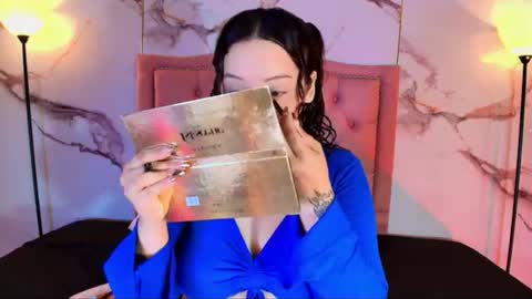 suxan_white online show from June 19, 2026, 9:07 pm