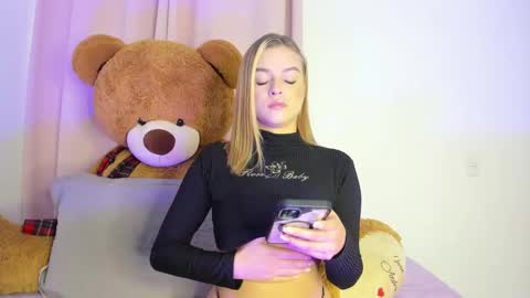 Snapshot of suzan__cooper2 chatting on January 20, 2025, 5:59 pm suzan__cooper2 online show from January 20, 2025, 5:59 pm