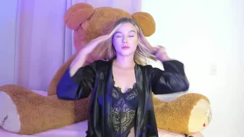 Snapshot of suzan__cooper2 chatting on February 6, 2025, 2:33 am suzan__cooper2 online show from February 6, 2025, 2:33 am