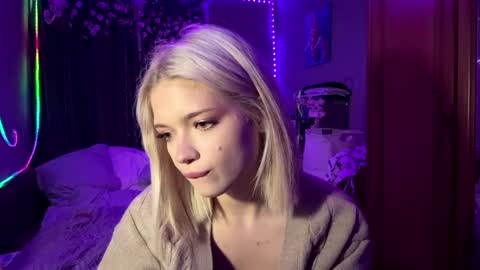 Snapshot of suzannabarmes chatting on May 8, 2026, 10:04 pm Stacy online show from May 8, 2026, 10:04 pm