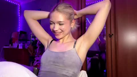 Snapshot of suzannabarmes chatting on May 15, 2026, 10:50 pm Stacy online show from May 15, 2026, 10:50 pm