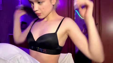 Snapshot of suzannabarmes chatting on May 15, 2026, 11:12 pm Stacy online show from May 15, 2026, 11:12 pm