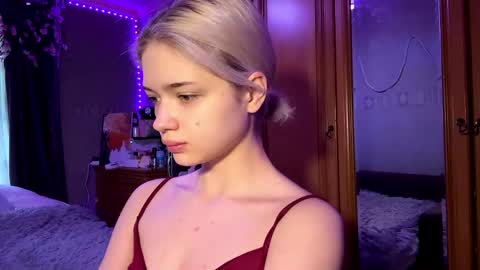 Snapshot of suzannabarmes chatting on May 18, 2026, 2:07 am Stacy online show from May 18, 2026, 2:07 am