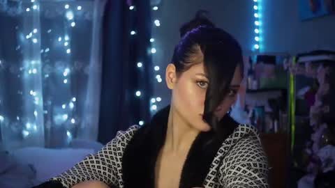 Snapshot of suzannabarmes chatting on May 27, 2026, 11:24 pm Stacy online show from May 27, 2026, 11:24 pm