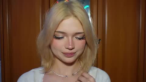 Snapshot of suzannabarmes chatting on June 20, 2026, 12:58 am Stacy online show from June 20, 2026, 12:58 am