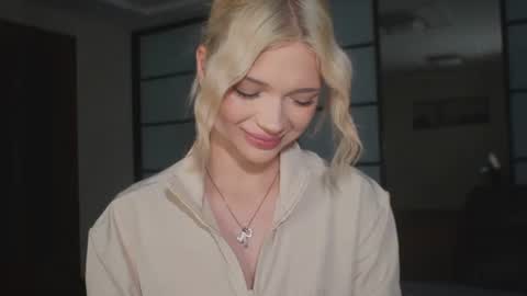 Snapshot of suzannabarmes chatting on July 9, 2026, 9:30 pm Stacy online show from July 9, 2026, 9:30 pm