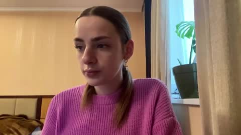 Snapshot of suzannetigerino chatting on April 19, 2026, 6:35 am Emila online show from April 19, 2026, 6:35 am