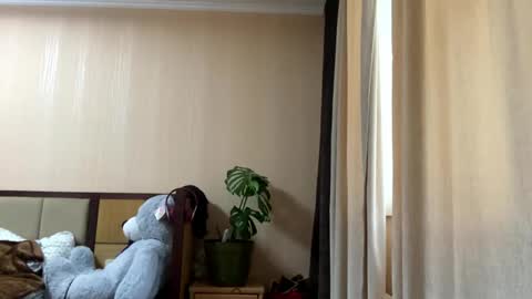 Snapshot of suzannetigerino chatting on April 23, 2026, 12:40 pm Emila online show from April 23, 2026, 12:40 pm