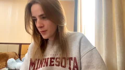Snapshot of suzannetigerino chatting on April 30, 2026, 2:34 pm Emila online show from April 30, 2026, 2:34 pm