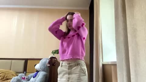 Snapshot of suzannetigerino chatting on May 27, 2026, 1:30 pm Emila online show from May 27, 2026, 1:30 pm