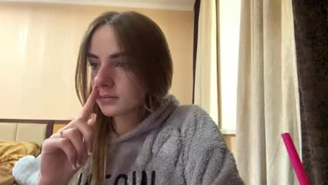 Snapshot of suzannetigerino chatting on May 31, 2026, 7:15 am Emila online show from May 31, 2026, 7:15 am
