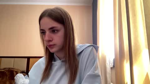 Emila online show from June 16, 2026, 11:13 am