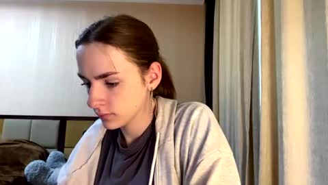 Emila online show from June 28, 2026, 7:47 am