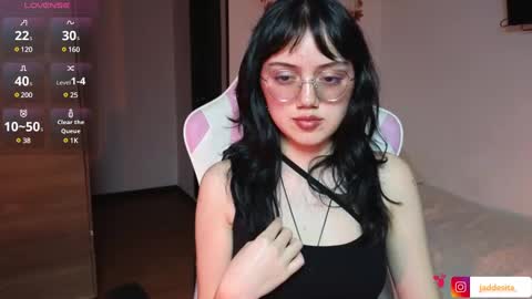 Snapshot of suzumi_ chatting on January 7, 2025, 12:13 am Jadde online show from January 7, 2025, 12:13 am