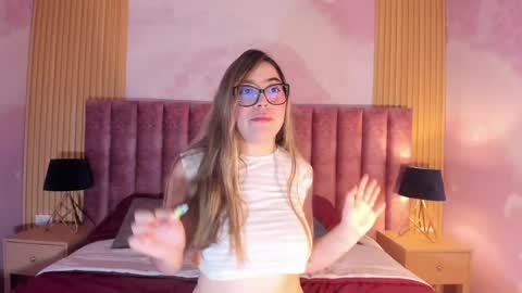 suzylee_ online show from April 28, 2026, 2:49 am