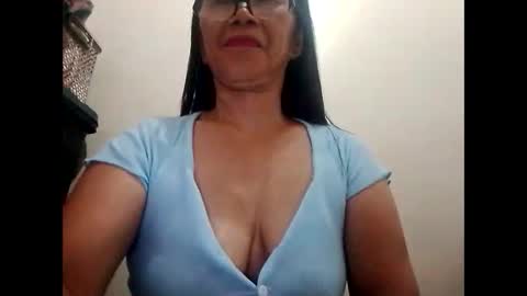 Snapshot of suzzie_hot chatting on February 10, 2025, 10:09 am suzzie_hot online show from February 10, 2025, 10:09 am