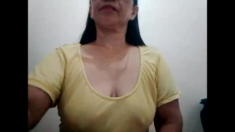 Snapshot of suzzie_hot chatting on February 10, 2025, 8:42 pm suzzie_hot online show from February 10, 2025, 8:42 pm
