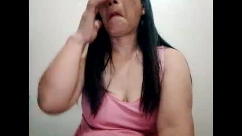 Snapshot of suzzie_hot chatting on February 19, 2025, 8:31 pm suzzie_hot online show from February 19, 2025, 8:31 pm