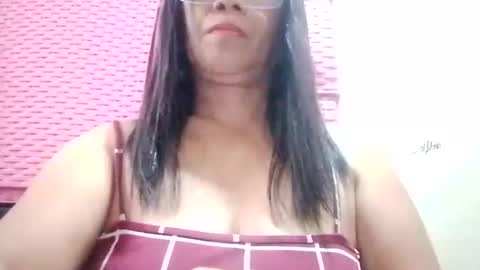 Snapshot of suzzie_hot chatting on October 23, 2025, 2:44 am suzzie_hot online show from October 23, 2025, 2:44 am