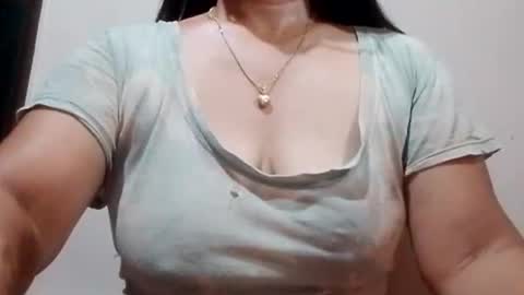 suzzie_hot online show from January 13, 2026, 11:48 am