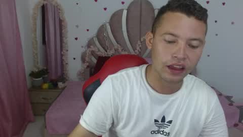 Snapshot of sven_fox723 chatting on June 8, 2026, 12:38 pm Sven online show from June 8, 2026, 12:38 pm