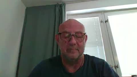 Snapshot of svenskdaddy chatting on December 3, 2024, 11:33 am svenskdaddy online show from December 3, 2024, 11:33 am