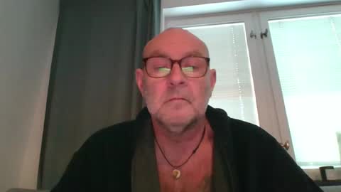Snapshot of svenskdaddy chatting on December 5, 2024, 7:49 am svenskdaddy online show from December 5, 2024, 7:49 am