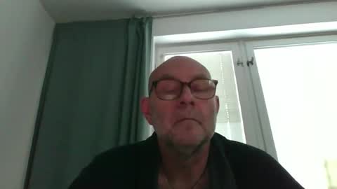 Snapshot of svenskdaddy chatting on December 5, 2024, 12:00 pm svenskdaddy online show from December 5, 2024, 12:00 pm