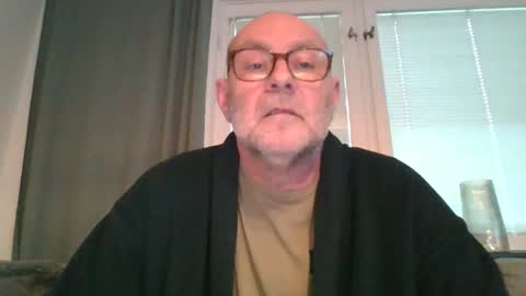 Snapshot of svenskdaddy chatting on December 28, 2024, 8:26 am svenskdaddy online show from December 28, 2024, 8:26 am