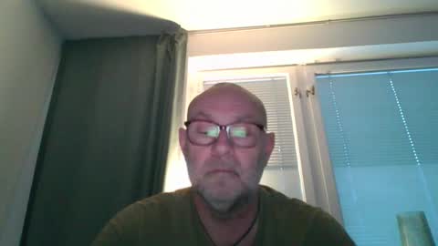 Snapshot of svenskdaddy chatting on January 25, 2025, 7:28 am svenskdaddy online show from January 25, 2025, 7:28 am