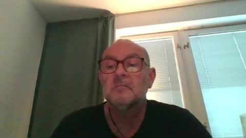 Snapshot of svenskdaddy chatting on February 3, 2025, 7:40 am svenskdaddy online show from February 3, 2025, 7:40 am
